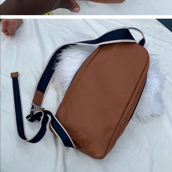 Coach one shoulder brown leather mens backpack. - Picture 7 of 9